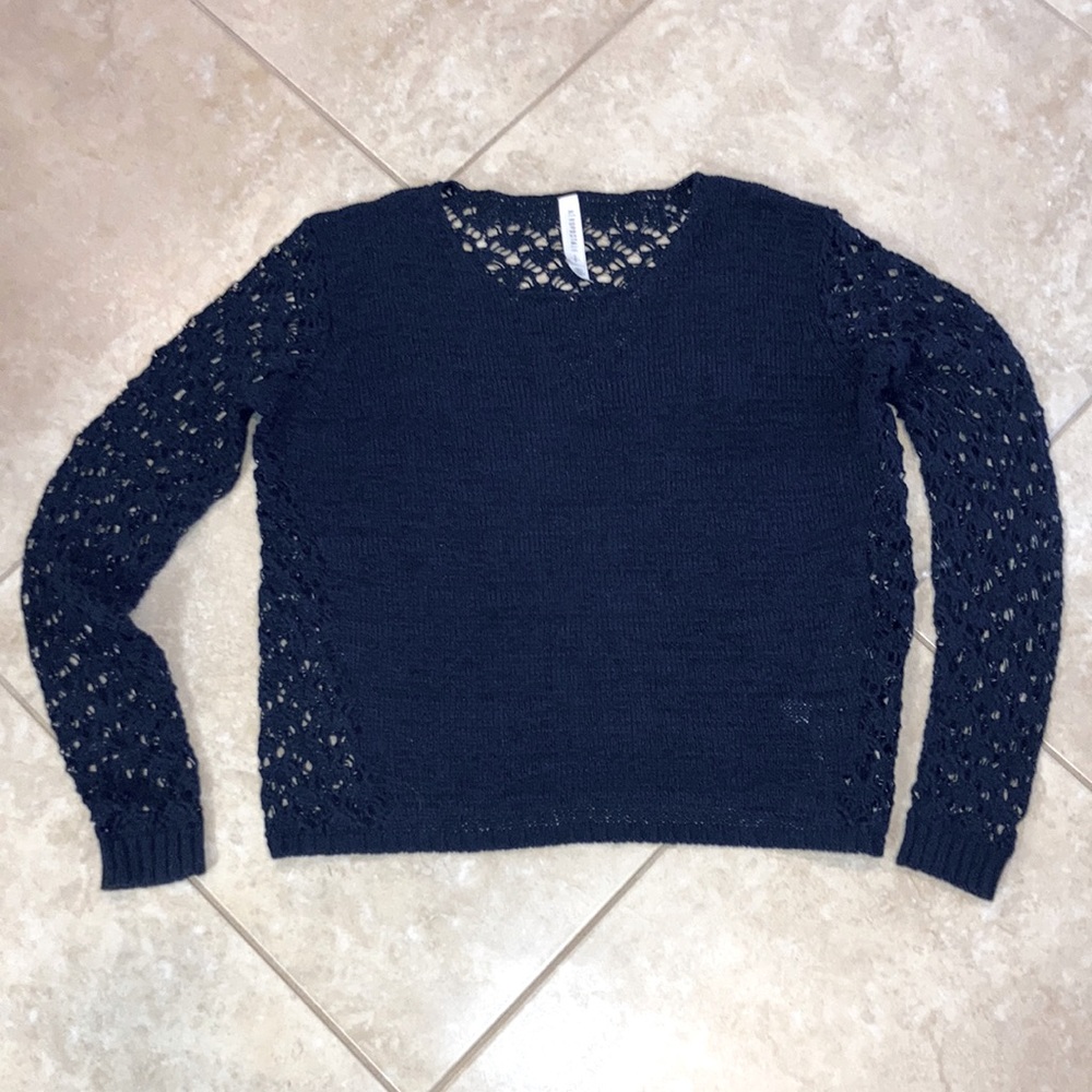 AéRopostale Navy Blue lightweight, crocheted sweater